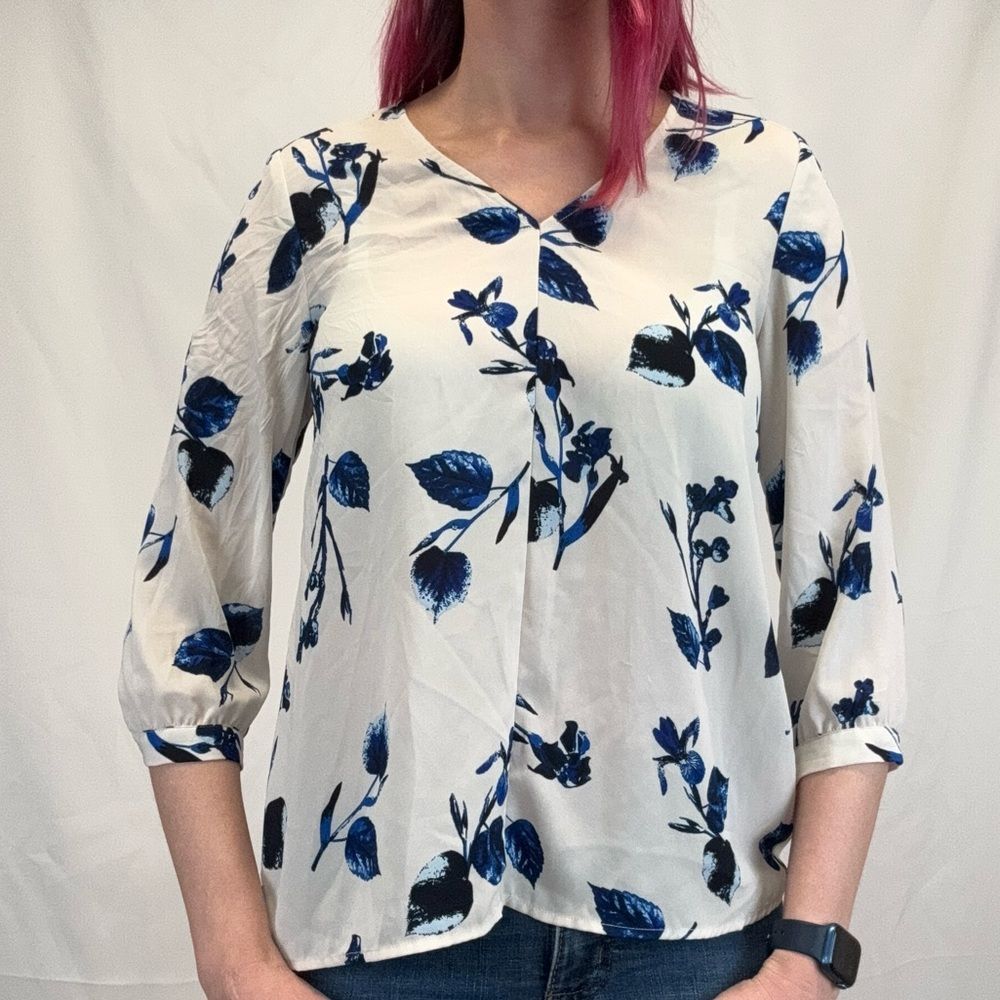 Paraphrase Women's Floral Blouse Medium Ivory Cream Navy Blue V-Neck 3/4 Sleeve